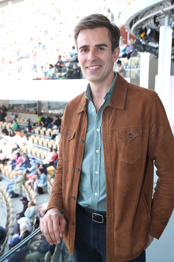 Exclusif - Jean-Baptiste Marteau (Journaliste "joker" des journaux de France 2 et Télématin) - Plateau de France Télévision lors des Internationaux de France de Tennis de Roland Garros 2023 - Jour 3 à Paris le 30 Mai 2023. © Bertrand Rindoff / Bestimage 