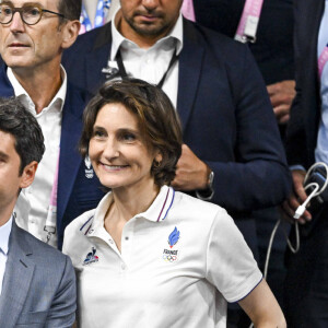 Gabriel Attal retrouve le sourire auprès d'une célèbre ministre !
Gabriel Attal et Amélie Oudéa-Castéra - Les célébrités assistent à la victoire du français Félix Lebrun en quart de finale des épreuves de tennis de table lors des Jeux Olympiques de Paris  à l'Arena Paris Sud, à Paris, France. © Jacovides-Perusseau/Bestimage 