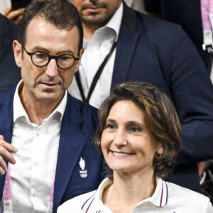 Gabriel Attal, Gilles Erb et Amélie Oudéa-Castéra - Les célébrités assistent à la victoire du français Félix Lebrun en quart de finale des épreuves de tennis de table lors des Jeux Olympiques de Paris 2024 (JO) à l'Arena Paris Sud, à Paris, France, le 1er août 2024. © Jacovides-Perusseau/Bestimage 