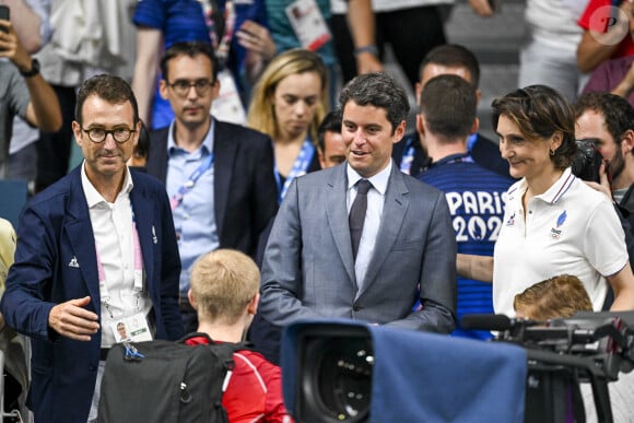 Gilles Erb, Félix Lebrun, Gabriel Attal et Amélie Oudéa-Castéra - Les célébrités assistent à la victoire du français Félix Lebrun en quart de finale des épreuves de tennis de table lors des Jeux Olympiques de Paris 2024 (JO) à l'Arena Paris Sud, à Paris, France, le 1er août 2024. © Jacovides-Perusseau/Bestimage 