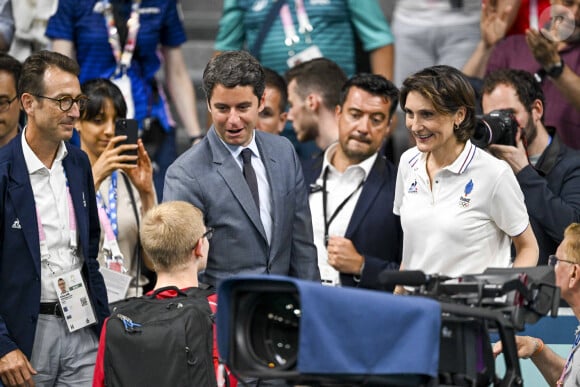 Lui qui vit une période compliqué d'un point de vue professionnel et politique
Gilles Erb, Félix Lebrun, Gabriel Attal et Amélie Oudéa-Castéra - Les célébrités assistent à la victoire du français Félix Lebrun en quart de finale des épreuves de tennis de table lors des Jeux Olympiques de Paris 2024 (JO) à l'Arena Paris Sud, à Paris, France, le 1er août 2024. © Jacovides-Perusseau/Bestimage 