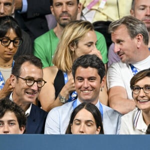 Gilles Erb, Gabriel Attal et Amélie Oudéa-Castéra - Les célébrités assistent à la victoire du français Félix Lebrun en quart de finale des épreuves de tennis de table lors des Jeux Olympiques de Paris 2024 (JO) à l'Arena Paris Sud, à Paris, France, le 1er août 2024. © Jacovides-Perusseau/Bestimage 