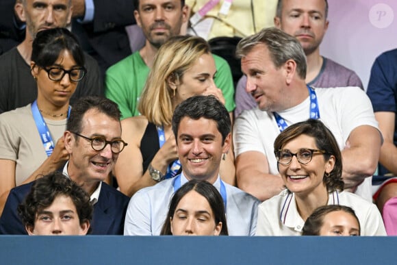 Gilles Erb, Gabriel Attal et Amélie Oudéa-Castéra - Les célébrités assistent à la victoire du français Félix Lebrun en quart de finale des épreuves de tennis de table lors des Jeux Olympiques de Paris 2024 (JO) à l'Arena Paris Sud, à Paris, France, le 1er août 2024. © Jacovides-Perusseau/Bestimage 