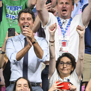 Gilles Erb, Gabriel Attal et Amélie Oudéa-Castéra - Les célébrités assistent à la victoire du français Félix Lebrun en quart de finale des épreuves de tennis de table lors des Jeux Olympiques de Paris 2024 (JO) à l'Arena Paris Sud, à Paris, France, le 1er août 2024. © Jacovides-Perusseau/Bestimage 