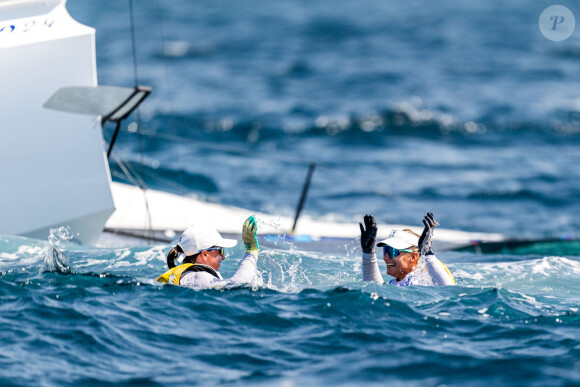 Sarah Steyaert et Charline Picon de France célèbrent après avoir participé à la course à la médaille en skiff féminin - 49er FX lors de la septième journée des Jeux Olympiques de Paris 2024, le 2 août 2024 à Marseille, France. © Petter Arvidson/Bildbyran via ZUMA Press/Bestimage