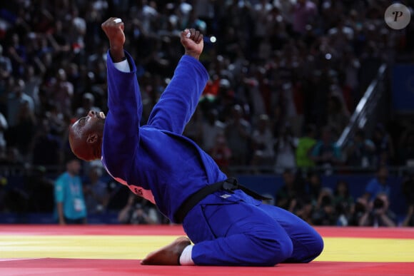 Le Français Teddy Riner (bleu) bat le Coréen Kim Min-Jong (blanc) en finale du judo masculin +100 kg lors de la 7e journée des Jeux Olympiques de Paris 2024 dans l'arène du Champ de Mars à Paris, France. © Mickael Chavet/ZUMA Press/Bestimage