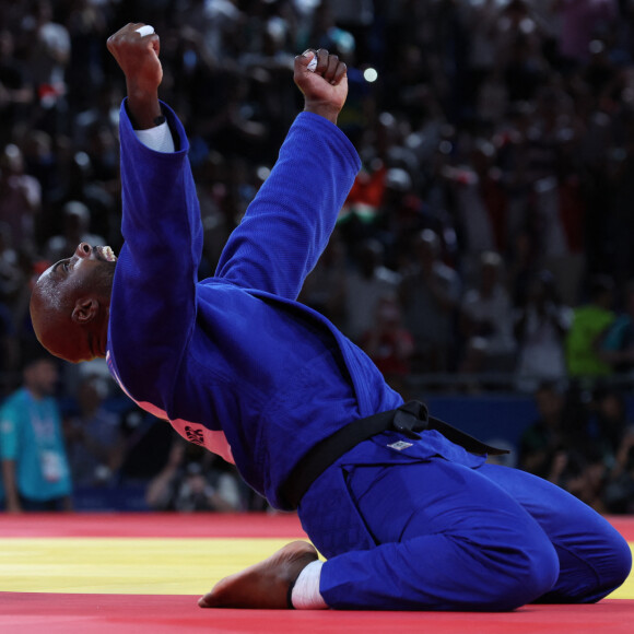 Le Français Teddy Riner (bleu) bat le Coréen Kim Min-Jong (blanc) en finale du judo masculin +100 kg lors de la 7e journée des Jeux Olympiques de Paris 2024 dans l'arène du Champ de Mars à Paris, France. © Mickael Chavet/ZUMA Press/Bestimage