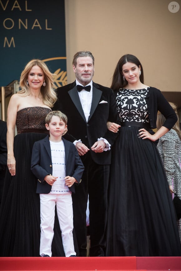 John Travolta avec sa femme Kelly Preston et leurs enfants Benjamin Travolta et Ella Travolta - Montée des marches du film " Solo : A Star Wars Story " lors du 71ème Festival International du Film de Cannes. Le 15 mai 2018 © Borde-Jacovides-Moreau/Bestimage 