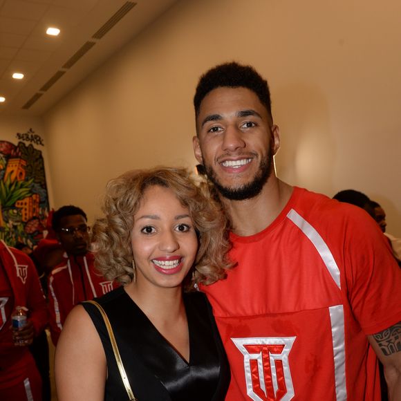 Exclusif - Estelle Mossely et son compagnon Tony Yoka - Backstage et cocktail lors du troisième round de "La Conquête" à la Seine Musicale à Boulogne-Billancourt, le 16 décembre 2017. Le boxeur français T. Yoka a remporté samedi soir son troisième succès chez les pros. © Rachid Bellak/Bestimage 