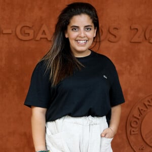 Mais à la surprise générale, la comédienne Inès Reg qu'il connait bien brillera par son absence.
Inés Reg au village lors des Internationaux de France de Tennis de Roland Garros à Paris. Le 10 juin 2021 © Dominique Jacovides / Bestimage 