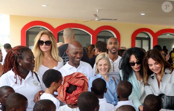 Photographiés aux mêmes endroits, dîners dans les mêmes restaurants, le doute était difficilement permis. 
Exclusif - Adriana Karembeu, Stomy Bugsy, Mélanie Laurent, Elsa Zylberstein, Yamina Benguigui - Madame D.Ouattara, Première Dame de la Côte d'Ivoire, accompagnée de Madame D.Tshisekedi, Première Dame du Congo, a inauguré la Case des Enfants, reconstruite suite aux fonds récoltés lors du Gala 2022 de la Fondation "Children of Africa", à Abidjan. Le 1er mars 2024 © Dominique Jacovides / Bestimage