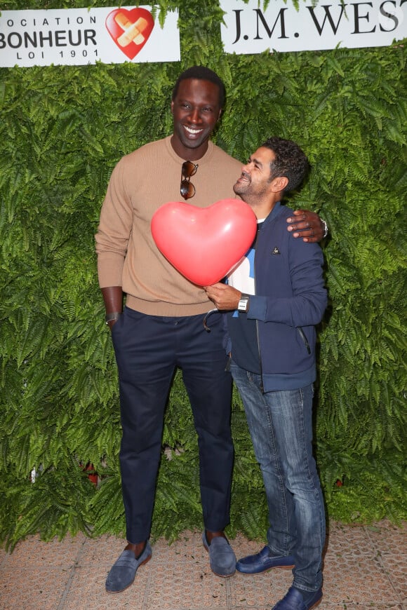 Exclusif - Omar Sy et Jamel Debbouze - J.M Weston organise un vide grenier caritatif au profit de l'association "CéKeDuBonheur", association présidée par Hélène Sy et qui déploie toute son énergie afin d'améliorer la qualité de vie des enfants et adolescents hospitalisés. De nombreux artistes ont répondu présent une fois de plus à l'appel de l'association, le 2 octobre 2016 à Paris. © Cyril Moreau/Bestimage