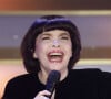 La chanteuse explique : "Une seule chose m'a gênée, voire dérangée, c'est cette évocation de la Cène... Je ne crois pas à l'allusion à la mythologie gréco-romaine".
Mireille Mathieu dans l'émission télévisée ARD "La Fête de l'Avent aux 100 000 lumières" au Centre des Congrès de Suhl, Allemagne, le 2 décembre 2023. © Action Press/Bestimage