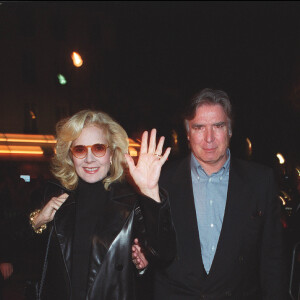 Sylvie Vartan et Tony Scotti à la première du film "La Planète au trésor"