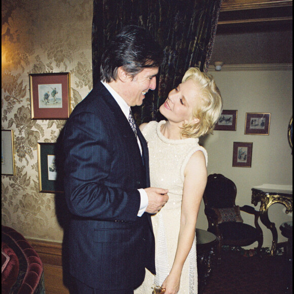 Sylvie Vartan et Tony Scotti lors d'un concert à l'Olympia en 1999