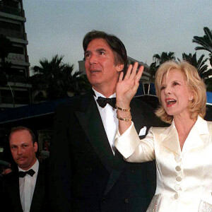 Sylvie Vartan et Tony Scotti pendant la soirée d'ouverture du 49ème Festival international du film de Cannes en 1996