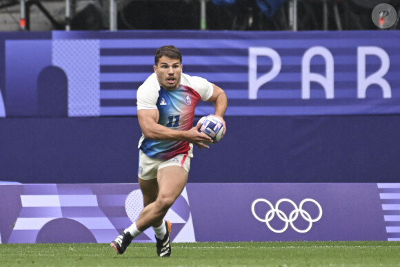 Victoire de la France qui rejoint la finale - JO 2024 - Afrique du Sud VS France - Demi Finale - Jeux Olympiques 2024 - au Stade de France le 27 juillet 2024 - Antoine Dupont (France)