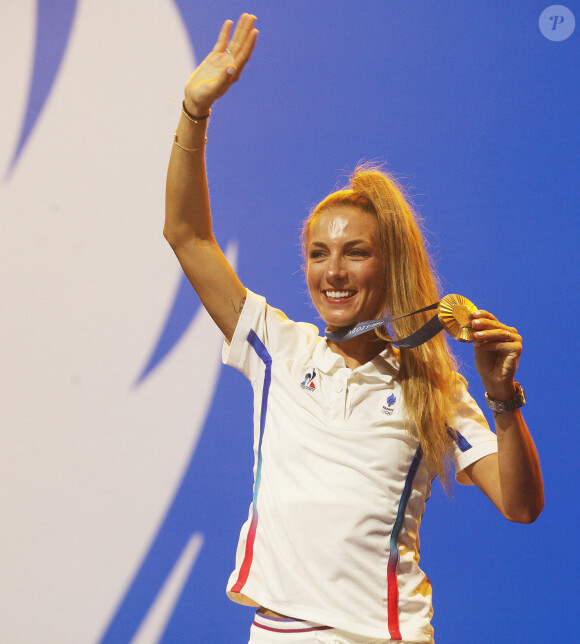 Pauline Ferrand-Prévot, médaille d'or en VTT, au Club France lors des Jeux Olympiques Paris 2024. Le 28 juillet 2024 © Jonathan Rebboah / Panoramic / Bestimage 