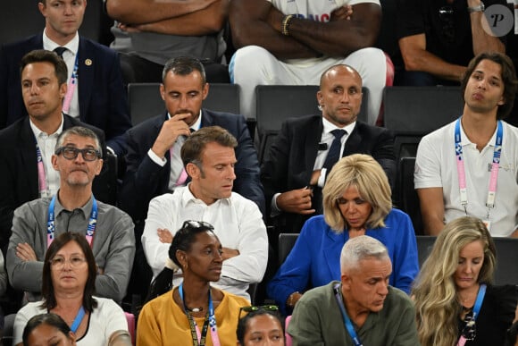 Le président de la République française Emmanuel Macron et la première dame, Brigitte Macron - Les célébrités assistent au match de basket féminin France - Etats-Unis (66-67) lors des Jeux Olympiques de Paris2024 (JO), le 11 août 2024. © Perusseau/ Jacovides / Bestimage