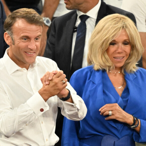 Le président de la République française Emmanuel Macron et la première dame, Brigitte Macron - Les célébrités assistent au match de basket féminin France - Etats-Unis (66-67) lors des Jeux Olympiques de Paris2024 (JO), le 11 août 2024. © Perusseau/ Jacovides / Bestimage 