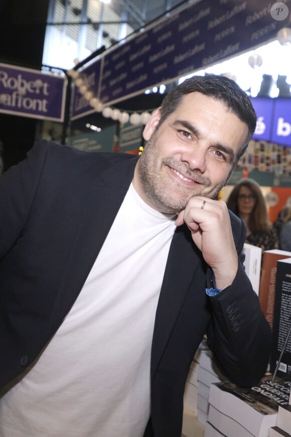 Matthieu Lartot a pu partir en vacances avec sa femme et sa fille
 
Matthieu Lartot - Festival du livre de Paris 2024 le 12 avril 2024. © Cedric Perrin / Bestimage