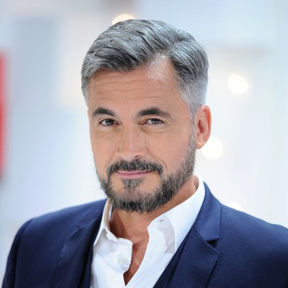 Olivier Minne est depuis plusieurs années un animateur populaire et toujours très actif à la télé. 
Exclusif - Olivier Minne - Enregistrement de l'émission "Vivement Dimanche" au studio Gabriel à Paris. © Guillaume Gaffiot/Bestimage