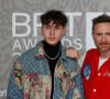 L'artiste est en famille et on voit d'ailleurs sa fille Angie sur une vidéo
 
David Guetta et son fils Elvis au photocall de la cérémonie des Brit Awards 2023 à l'O2 Arena à Londres le 11 février 2023. 