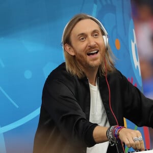 David Guetta et Zara Larsson ont donné un show lors du match d'ouverture de la coupe de l'Euro de football au Stade de France à Paris. Le 10 juin 2016 © Cyril Moreau / Bestimage