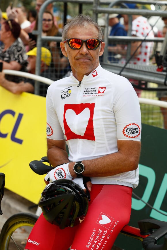 Exclusif - Paul Belmondo - Etape du coeur de l'association Mécénat Chirurgie Cardiaque "MCC" lors du Tour de France 2024 entre Nuits-Saint-Georges et Gevrey-Chambertin, France, le 5 juillet 2024 © Christophe Clovis/Bestimage