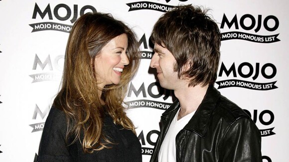 Noel Gallagher et sa belle Sara : Un heureux événement... tandis que Liam s'enfonce !
