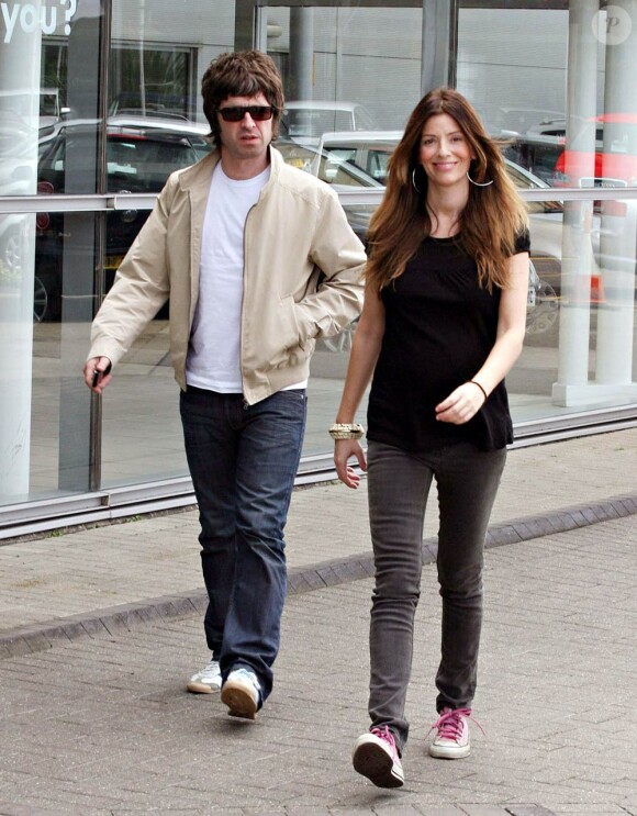 Noel Gallagher et sa compagne Sara MacDonald attendent leur deuxième enfant en 2010 !