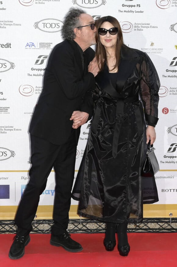 Tim Burton et sa compagne Monica Bellucci -à la cérémonie des Globo Awards à la villa Massimo Rome, le 3 juillet 2024