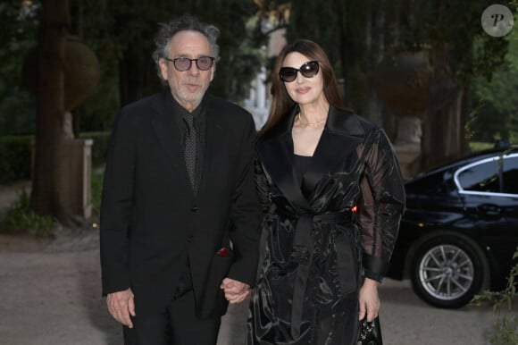 Tim Burton et sa compagne Monica Bellucci à la cérémonie des Globo Awards à la villa Massimo Rome, le 3 juillet 2024