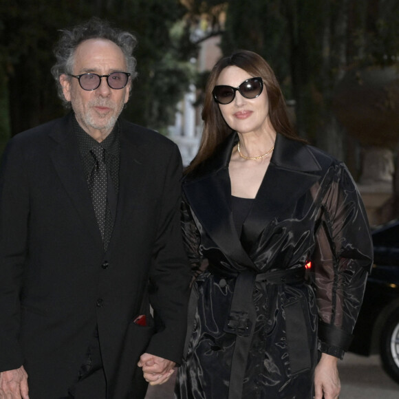 Tim Burton et sa compagne Monica Bellucci à la cérémonie des Globo Awards à la villa Massimo Rome, le 3 juillet 2024