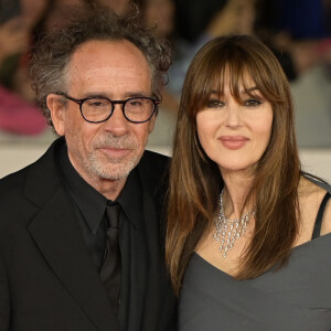 Ils forment un couple fascinant depuis deux ans...
Tim Burton et Monica Bellucci sur le tapis rouge lors du 18ème Rome International Film Festival