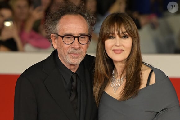 Ils forment un couple fascinant depuis deux ans...
Tim Burton et Monica Bellucci sur le tapis rouge lors du 18ème Rome International Film Festival