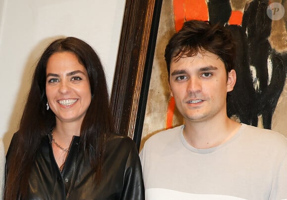 Anouchka Delon et Alain-Fabien Delon au cocktail à l'issue de la conférence de presse pour la vente de la collection Alain Delon chez Bonhams Cornette de Saint Cyr à Paris le 19 juin 2023. © Coadic Guirec/Bestimage 