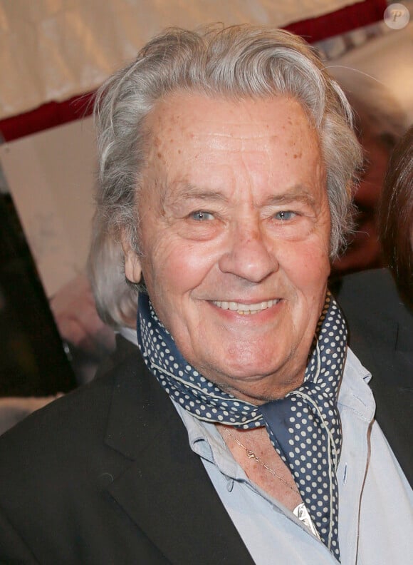 Exclusif - Alain Delon, Carole Amiel - Célébrités lors de l'inauguration de la grande roue de Paris, France, le 17 novembre 2017. © Christophe Aubert/Bestimage