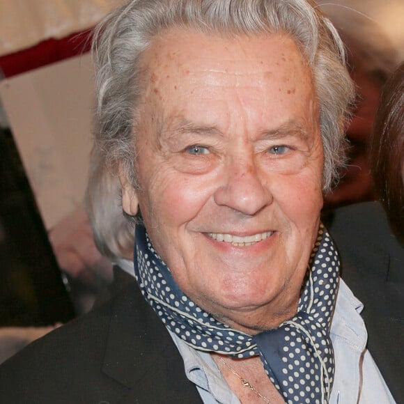 Exclusif - Alain Delon, Carole Amiel - Célébrités lors de l'inauguration de la grande roue de Paris, France, le 17 novembre 2017. © Christophe Aubert/Bestimage