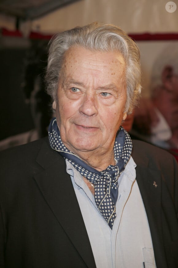 Exclusif - Alain Delon - Célébrités lors de l'inauguration de la grande roue de Paris, France, le 17 novembre 2017. © Christophe Aubert/Bestimage