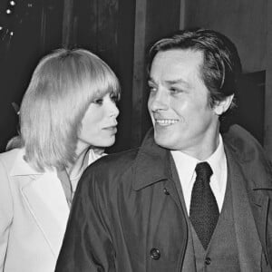 Alain Delon et Mireille Darc en 1975