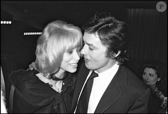 Dans les années 1970, les amoureux on craqué pour un lieu unique, l'hôtel particulier de Boisgelin, situé à Aix-en-Provence.
Alain Delon et Mireille Darc