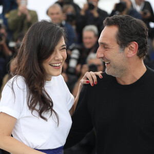 L'acteur et réalisateur ne cache pas être un homme nostalgique et ne pas aimer le temps qui passe.
Mélanie Doutey et Gilles Lellouche - Photocall du film "Le grand bain" au 71ème Festival International du Film de Cannes, le 13 mai 2018. © Borde / Jacovides / Moreau / Bestimage 