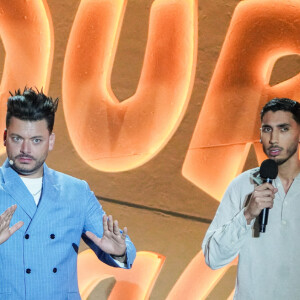 Exclusif - Samuel Bambi, Kev Adams, Ilyes Djadel - Premier jour de l'enregistrement de l'émission "L'humour à la plage" pour le 1er festival de Juan les Pins à la pinède Gould le 4 juillet 2024. © JR Santini / Bruno Bebert / Bestimage