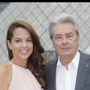 La préfecture du Loiret a accepté que l'acteur soit enterré chez lui à Douchy
Alain Delon et sa fille Anouchka Delon.