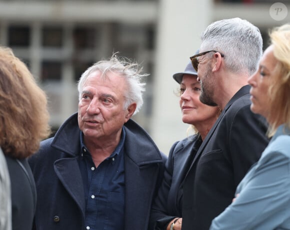 Alain Bougrain-Dubourg, Cendrine Dominguez, Olivier Minne - Obsèques de P.Laffont dans la salle de la Coupole du cimetière du Père-Lachaise à Paris, le 23 août 2024. L'animateur de télévision est décédé le 7 août 2024 à l'âge de 84 ans. © Dominique Jacovides / Bestimage  