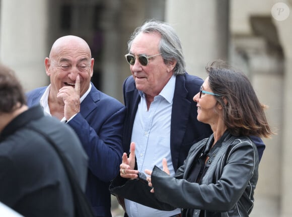 Philippe Lavil, Alexia Laroche-Joubert - Obsèques de P.Laffont dans la salle de la Coupole du cimetière du Père-Lachaise à Paris, le 23 août 2024. L'animateur de télévision est décédé le 7 août 2024 à l'âge de 84 ans. © Dominique Jacovides / Bestimage