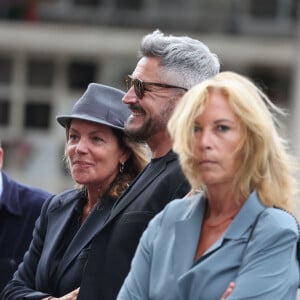 Notamment ceux qui restent liés à lui par "Fort Boyard".
Cendrine Dominguez et Olivier Minne - Obsèques de P.Laffont dans la salle de la Coupole du cimetière du Père-Lachaise à Paris, le 23 août 2024. L'animateur de télévision est décédé le 7 août 2024 à l'âge de 84 ans. © Dominique Jacovides / Bestimage