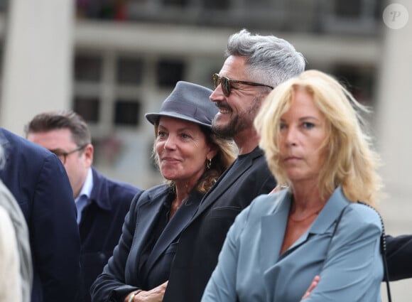 Notamment ceux qui restent liés à lui par "Fort Boyard".
Cendrine Dominguez et Olivier Minne - Obsèques de P.Laffont dans la salle de la Coupole du cimetière du Père-Lachaise à Paris, le 23 août 2024. L'animateur de télévision est décédé le 7 août 2024 à l'âge de 84 ans. © Dominique Jacovides / Bestimage