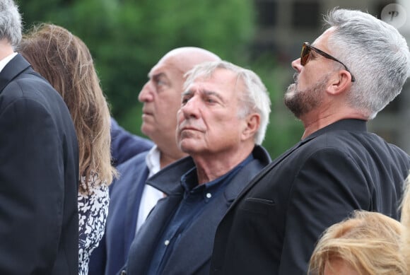 Alain Bougrain-Dubourg, Olivier Minne - Obsèques de P.Laffont dans la salle de la Coupole du cimetière du Père-Lachaise à Paris, le 23 août 2024. L'animateur de télévision est décédé le 7 août 2024 à l'âge de 84 ans. © Dominique Jacovides / Bestimage